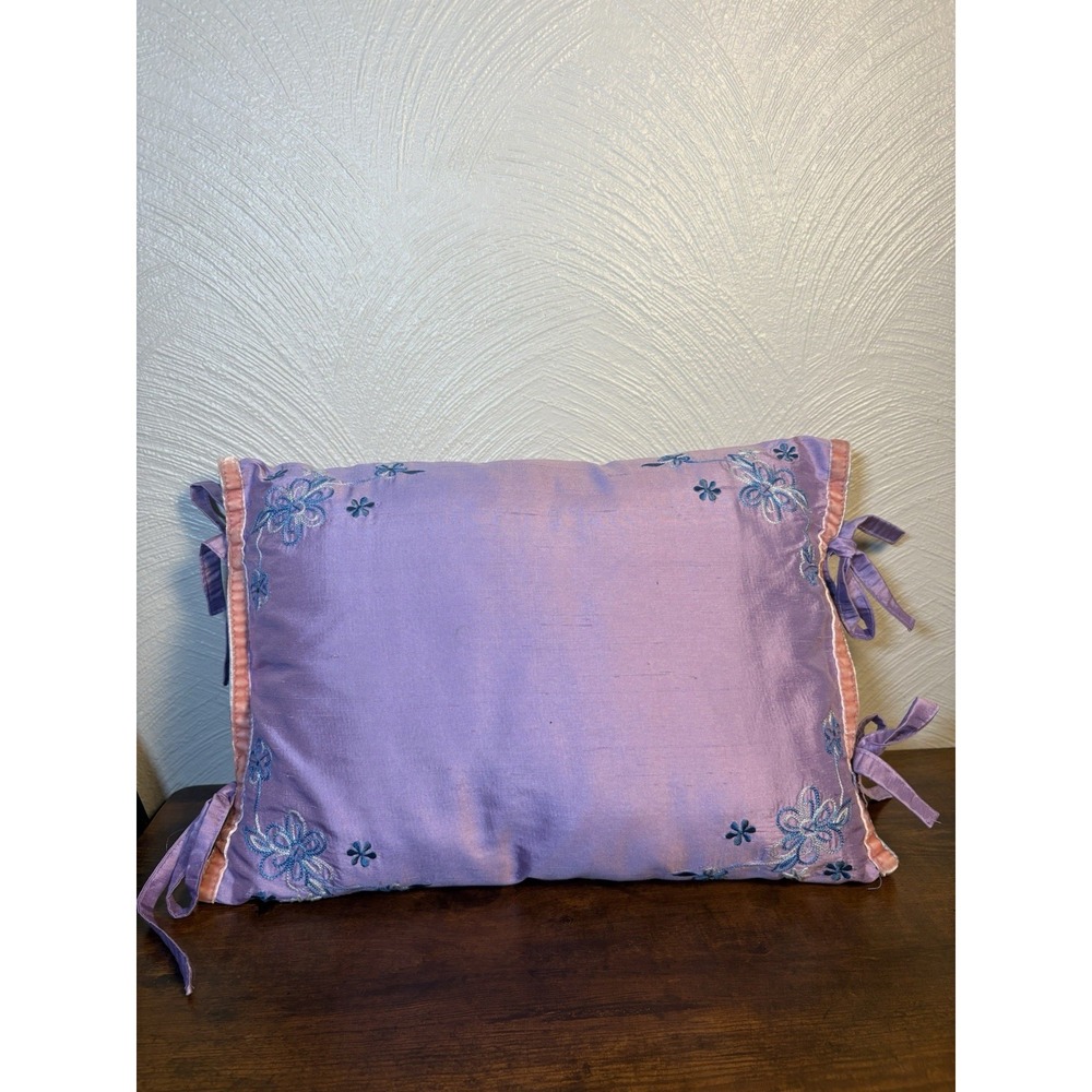 Pottery Barn Kids Throw Pillows Set Of 2 Purple Pink Floral Design Bedroom - Picture 5 of 7
